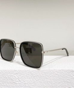 Louis Vuitton Sunglasses - LGV067