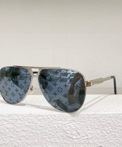 Louis Vuitton Sunglasses - LGV058