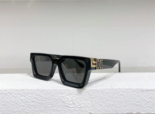 Louis Vuitton Sunglasses - LGV029