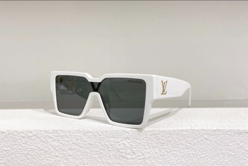 Louis Vuitton Sunglasses - LGV025