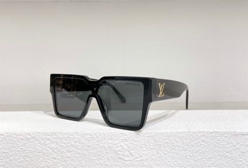 Louis Vuitton Sunglasses - LGV024