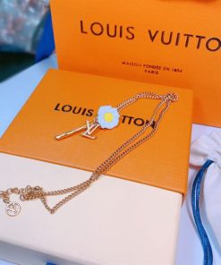 Louis Vuitton Necklace – LCN40