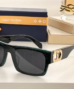 Louis Vuitton Sunglasses - LGV015