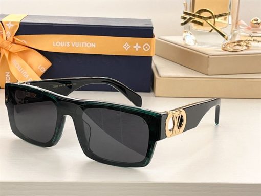 Louis Vuitton Sunglasses - LGV015