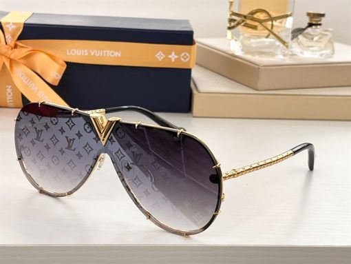 Louis Vuitton Sunglasses - LGV050