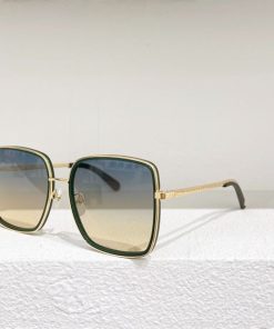 Louis Vuitton Sunglasses - LGV069