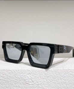 Louis Vuitton Sunglasses - LGV037