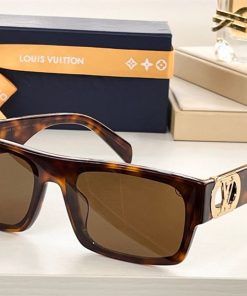 Louis Vuitton Sunglasses - LGV016