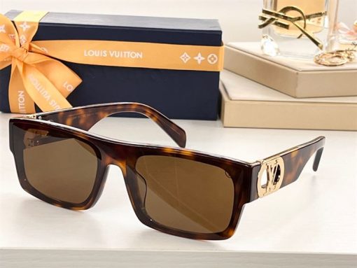 Louis Vuitton Sunglasses - LGV016