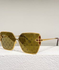 Louis Vuitton Sunglasses - LGV044