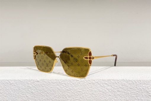 Louis Vuitton Sunglasses - LGV044