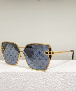 Louis Vuitton Sunglasses - LGV045
