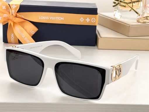 Louis Vuitton Sunglasses - LGV018