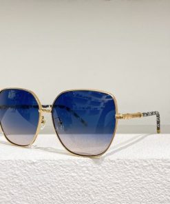 Louis Vuitton Sunglasses - LGV061